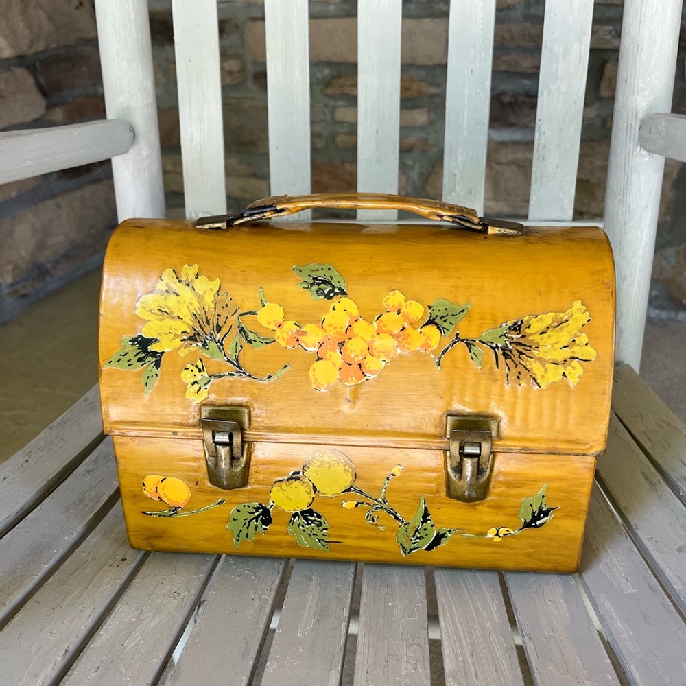 1975 decoupage, vintage, darling lunchbox